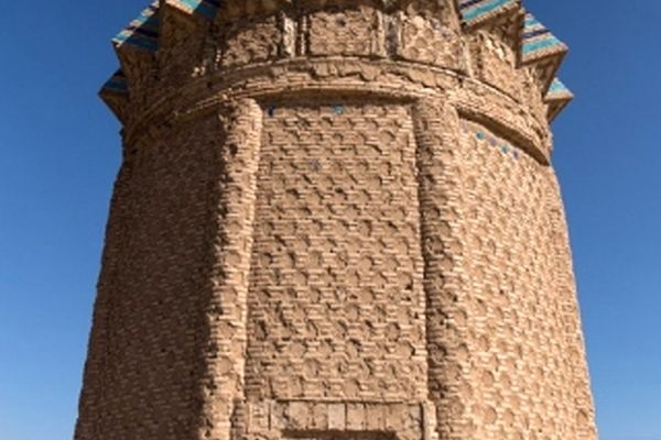 بی مهری میراث فرهنگی به میل 700 ساله مشهد