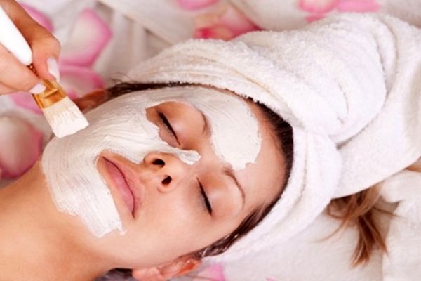 مزایا و معایب دکلره صورت و بدن که شما نمی‌دانید!