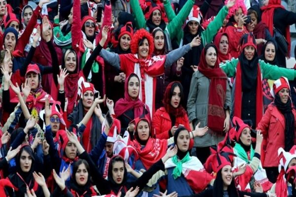 ورود بانوان به ورزشگاه ها آزاد می شود