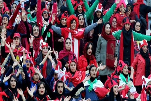 ورود بانوان به ورزشگاه ها آزاد می شود