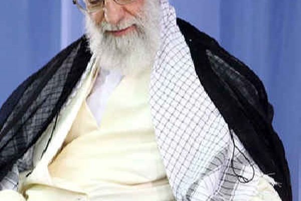 دست‌نوشته امام خامنه‌‌ای برای جمعی از کارگردانان و بازیگران سیما/ «جنگ نرم، قابل انکار نیست»