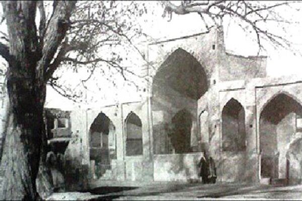 از تخریب و انتقال استخوان‌ها تا شلغم کاری در مقبره نادرشاه