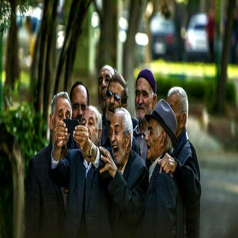 اجرای قانون منع به‌کارگیری بازنشستگان در آستان قدس از سال 96