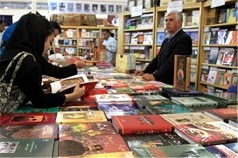 برای بهبود شرایط کتاب، باید هزینه‌های چاپ کتاب را کم کنیم