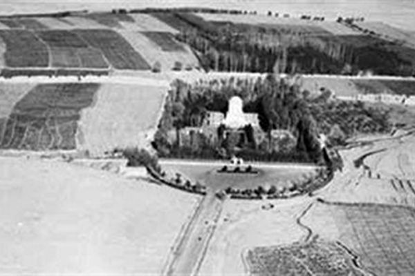 طوس را مانند ثامن بی‌هویت نکنیم