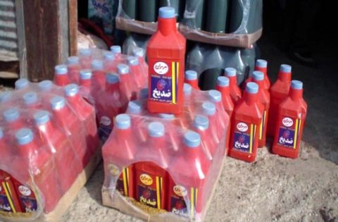 کشف 50 کارتن ضدیخ تقلبی که یخ می‌زند!