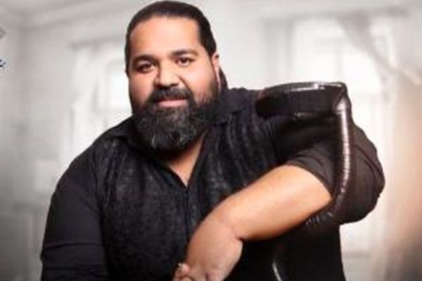 رضا صادقی از آلبوم "زندگی کن" رونمایی می‌کند