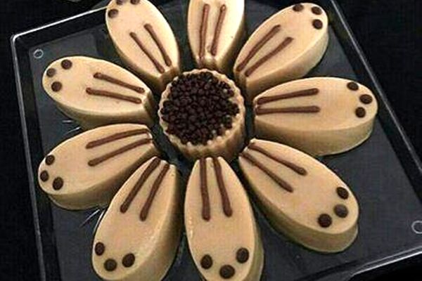 دسر کرم نسکافه‌ای و طرز تهیه آن