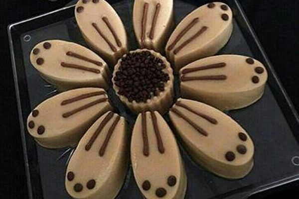 دسر کرم نسکافه‌ای و طرز تهیه آن