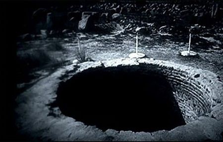 چاه مرموزی که توسط فضایی‌ها ساخته شده است!