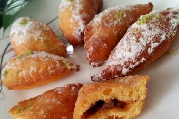 دستور پخت شیرینی کلاچ میان پر گیلانی