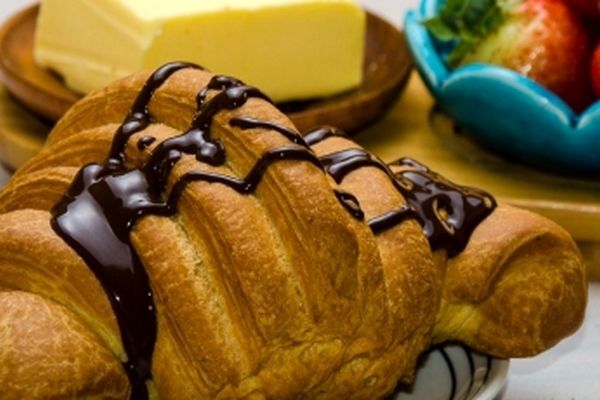 نان کروسان یک شیرینی فرانسوی وخوشمزه+دستور تهیه