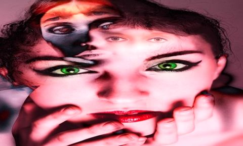 یک ایرانی در بین عجیب و غریب‌ترین آدم‌های دنیا+عکس