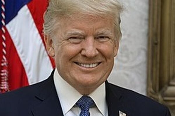 بازی افتخاری ترامپ در فیلم «سلبریتی» + ویدئو