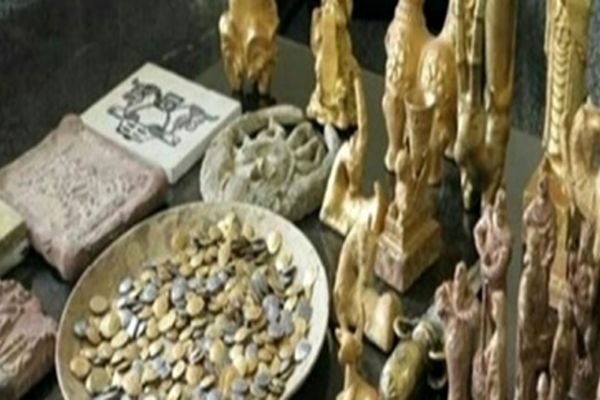 کشف اشیاء عتیقه 3 هزار ساله در مازندران