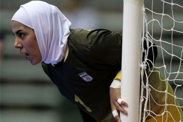 نام فرزانه توسلی در میان ۱۰ دروازه‌بان برتر سال فوتسال جهان