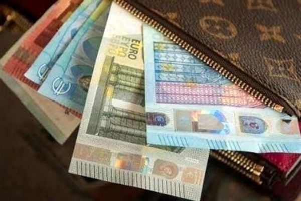 ارز مسافرتی چند؟