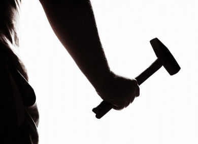 جنایت هولناک در پایتخت/ پسر شیشه ای با چکش پدرش را کشت و آتش زد