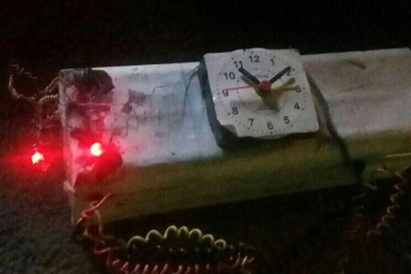 انفجار بمب در داخل خودرو‌یی در چابهار+ تصویر بمب