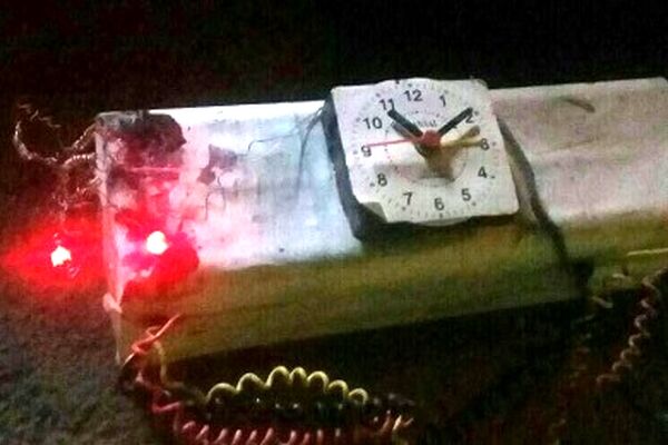 انفجار بمب در داخل خودرو‌یی در چابهار+ تصویر بمب