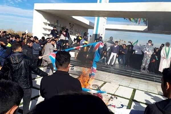 دانشجویان در مشهد تجمع ضدآمریکایی برگزار کردند
