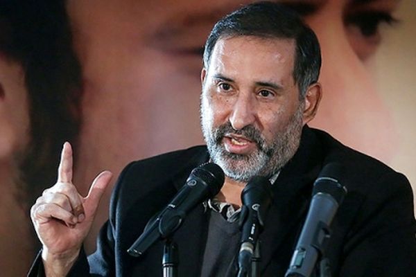 انتقادات تند علیرضا قزوه نسبت به سلبریتی‌ها