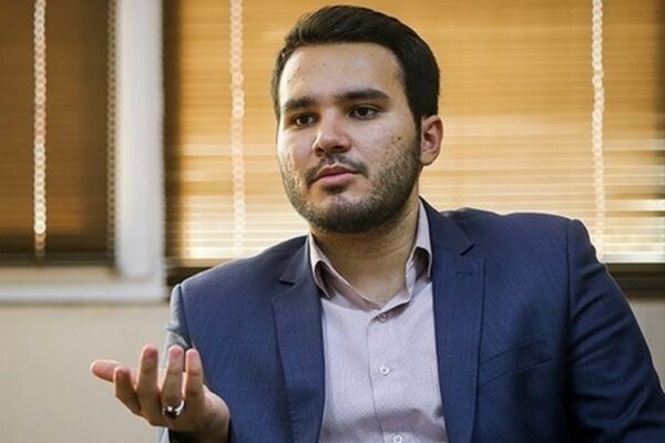 پیشنهاد دانشجویان به حجت‌الاسلام رئیسی درباره آستان قدس رضوی