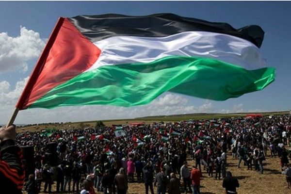 سی‌وهفتمین راهپیمایی جمعه بازگشت در هوای طوفانی غزه