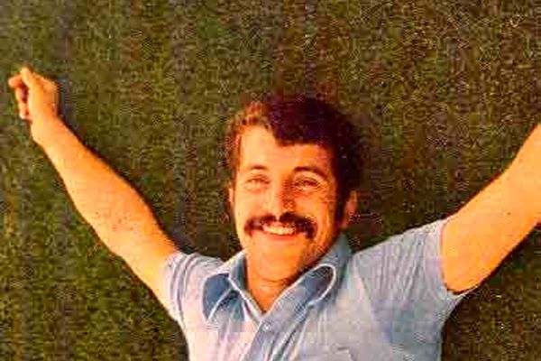 عکس‌های علی پروین و هرکول جیبی در حال تهران گردی/ سال ۵۲!