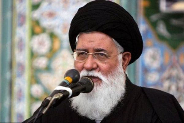 آیت الله علم الهدی بر اهمیت رشد اجتماعی دانش آموزان تاکید کرد