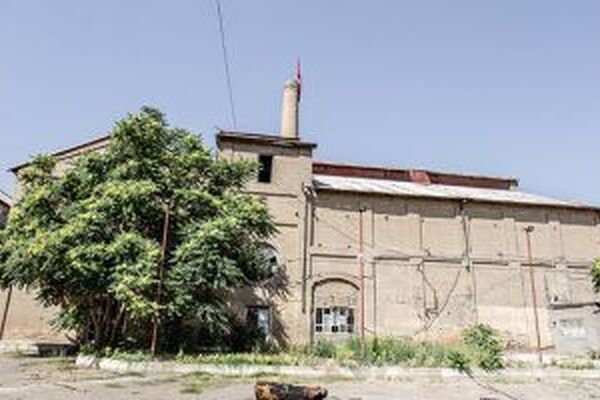 روایتی از کارخانه قدیمی نخریسی مشهد/ پرزهای رقصان نور
