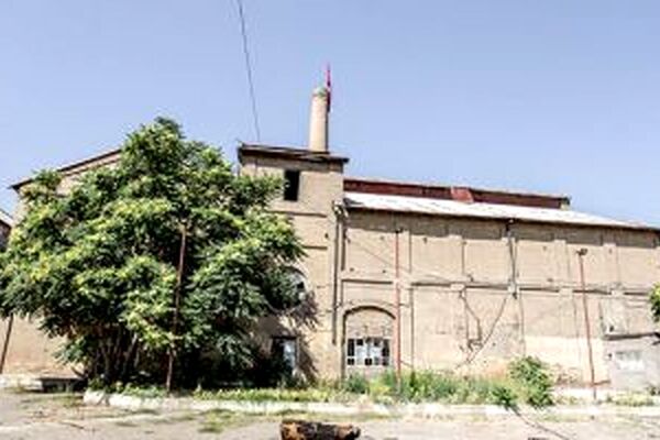 روایتی از کارخانه قدیمی نخریسی مشهد/ پرزهای رقصان نور