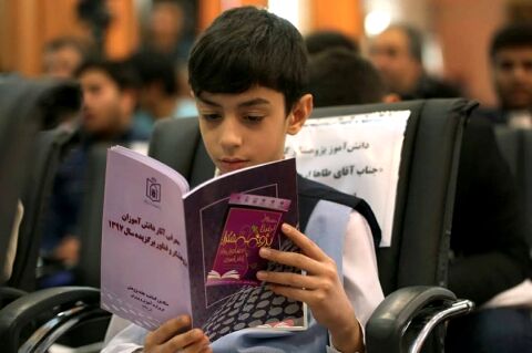 دانش آموز کلاتی درجمع برترین پژوهشگران کشور قرار گرفت