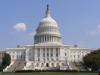 دولت آمریکا در آستانه تعطیلی