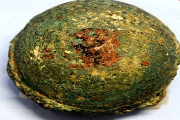 یادگاری برجا ماند از زمان گلوله‌باران حرم مطهر به دست قزاق‌ها+عکس