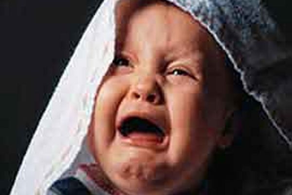 از روی حالت دست نوزاد تشخیص دهید گرسنه است یا سیر!