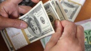 بانک مرکزی ارز خارج از کشور صادرکنندگان را می‌خرد