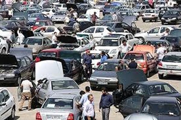 عامل گرانی خودرو عدم تحویل به موقع خودروهای ثبت نامی است