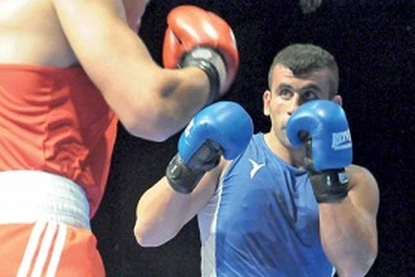 مبارزه روی رینگ بی عدالتی