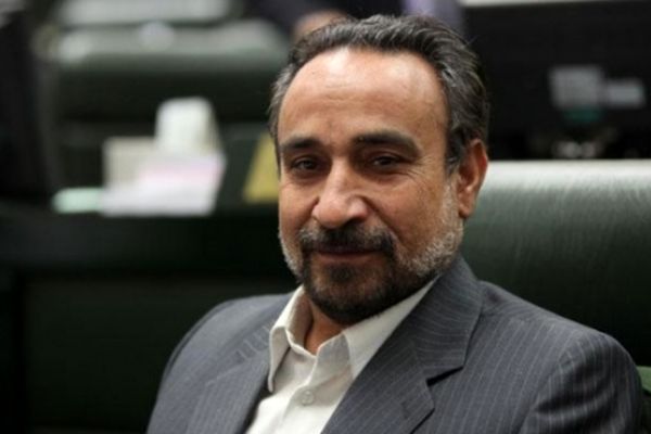 افراد کمی در دولت حاضرند از منویات روحانی دفاع کنند