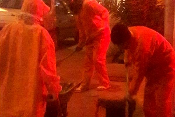 طلاب حوزه علمیه گناباد پاکبانان شدند+ فیلم و عکس