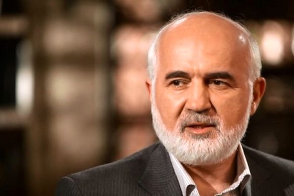 منشاء شکل‌گیری «یقه‌سفیدها» از دیدگاه احمد توکلی