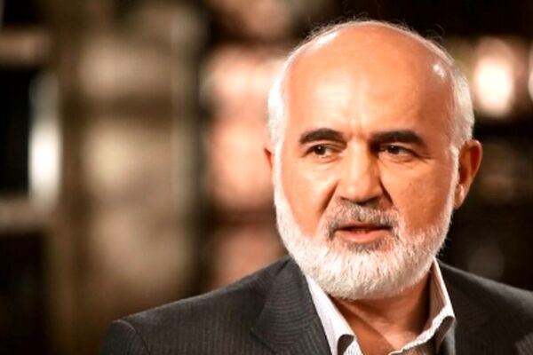 منشاء شکل‌گیری «یقه‌سفیدها» از دیدگاه احمد توکلی