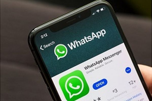 آیفون به مکالمه گروهی در واتس‌اَپ مجهز شد