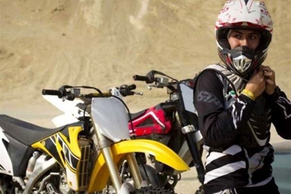 استقبال بانوان مشهدی از ورزش موتورسواری + فیلم