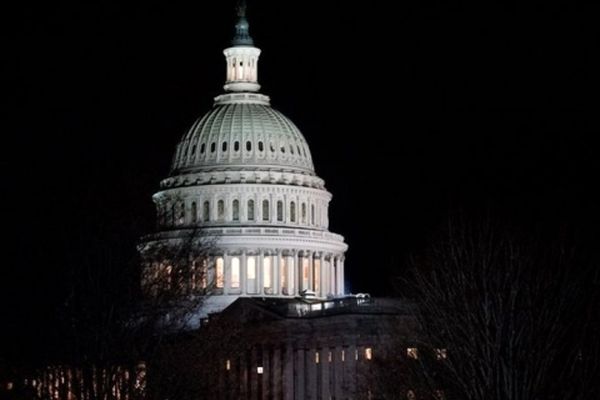 بخش‌هایی از دولت فدرال آمریکا تعطیل شد