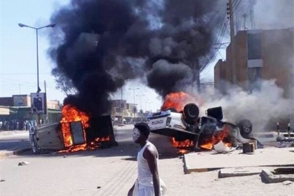ادامه تظاهرات معترضان در تونس و سودان