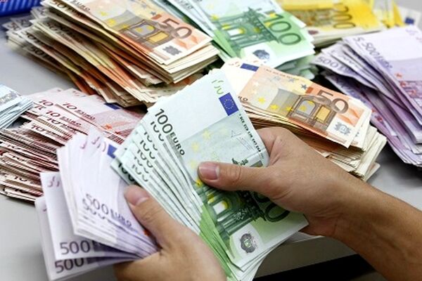 نرخ ۲۳ ارز بین بانکی کاهش یافت + جدول