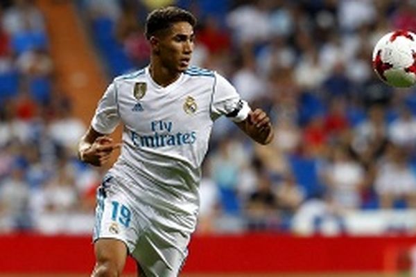 فوتبالیست مشهور آرزوی پسربچه معلول را برآورده می‌کند