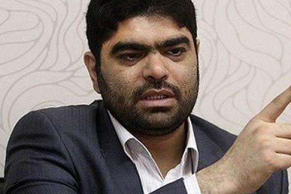 توبیخ و برکناری مجری برنامه «پیک بامدادی» پس از ۱۰ سال اجرا